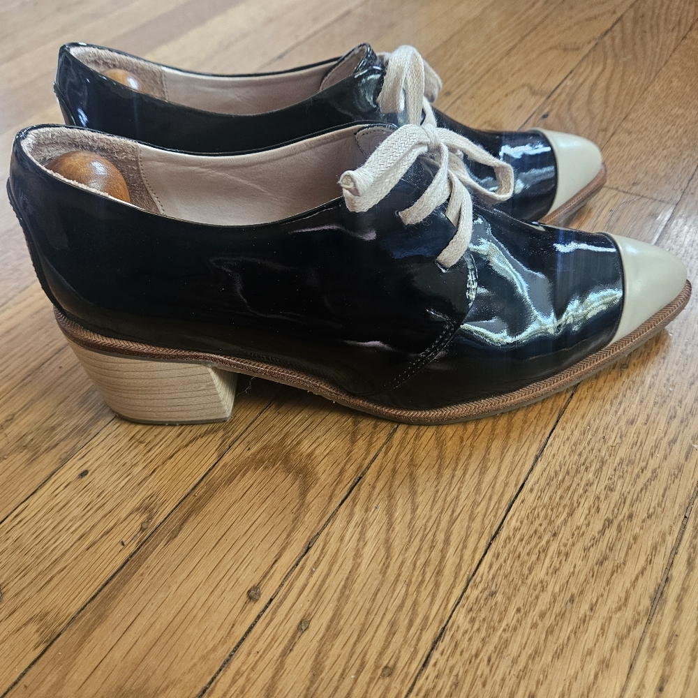 Nora Lozza Two Tone Patent Leather Oxford Style Shoes Size US6 - Picture 4 of 8